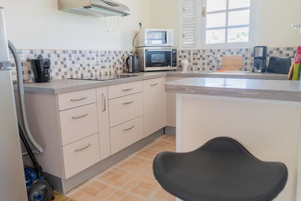 Location Saisonniere Bel Appartement Les Trois-Ilets Exteriör bild
